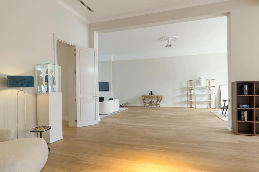 Luxurious 3 Bedrooms Center * Antwerpen